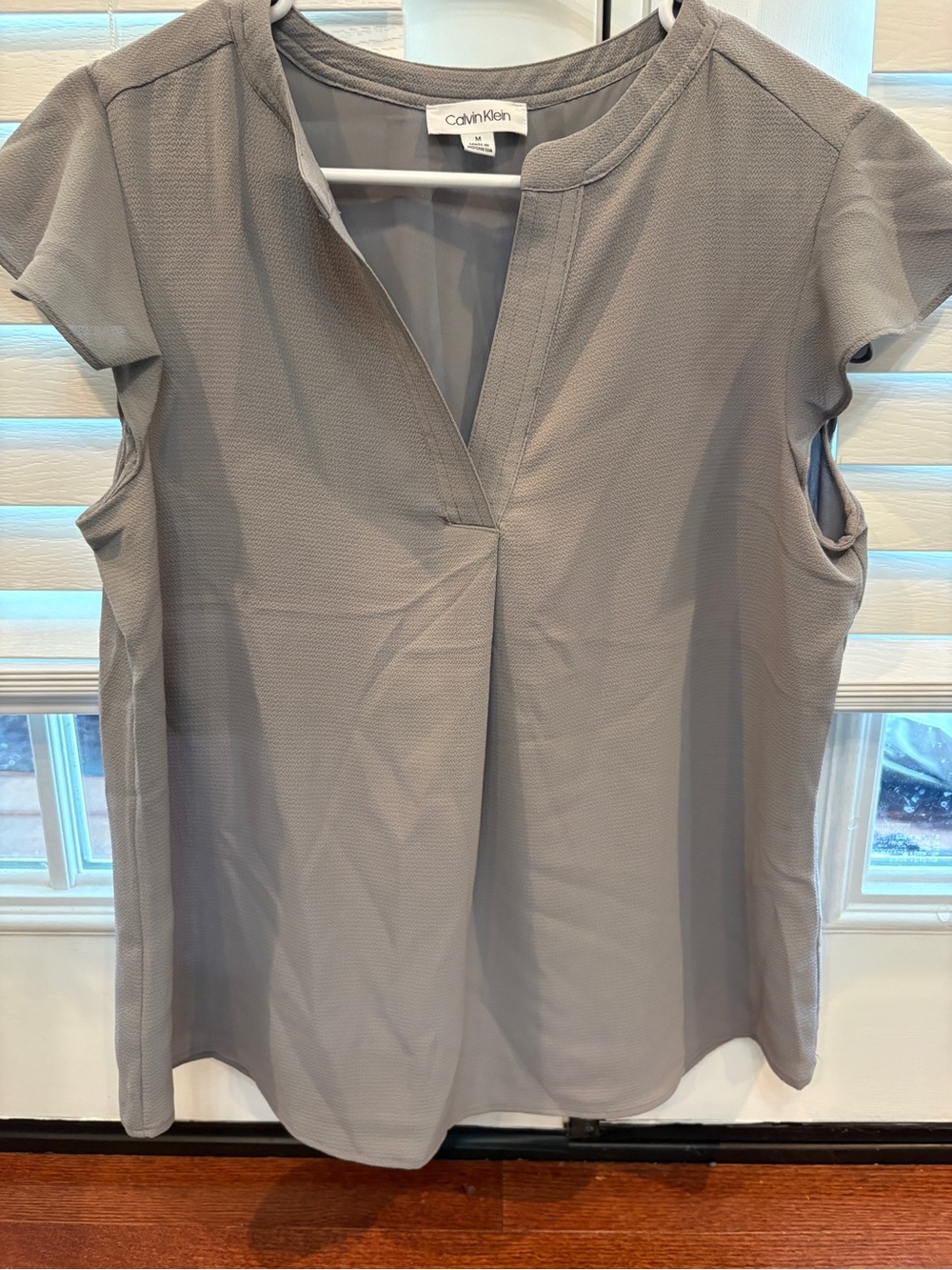 Calvin Klein Light Gray Split V-Neck Cap Sleeve Blouse